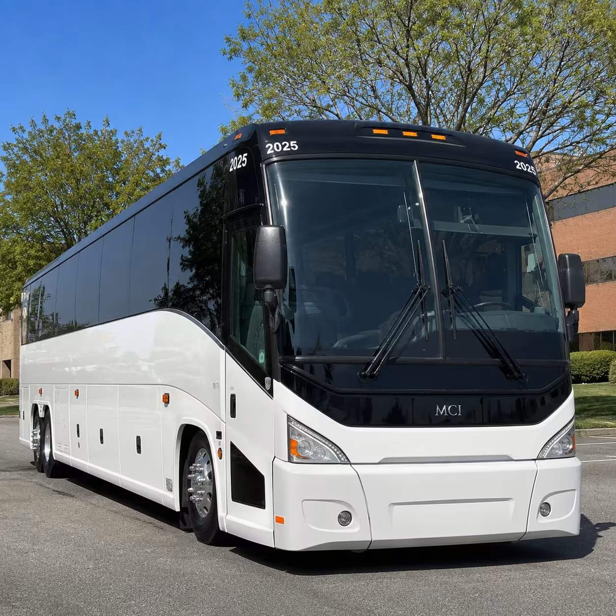 goodyear charter bus rentals for phoenix museum field trips
