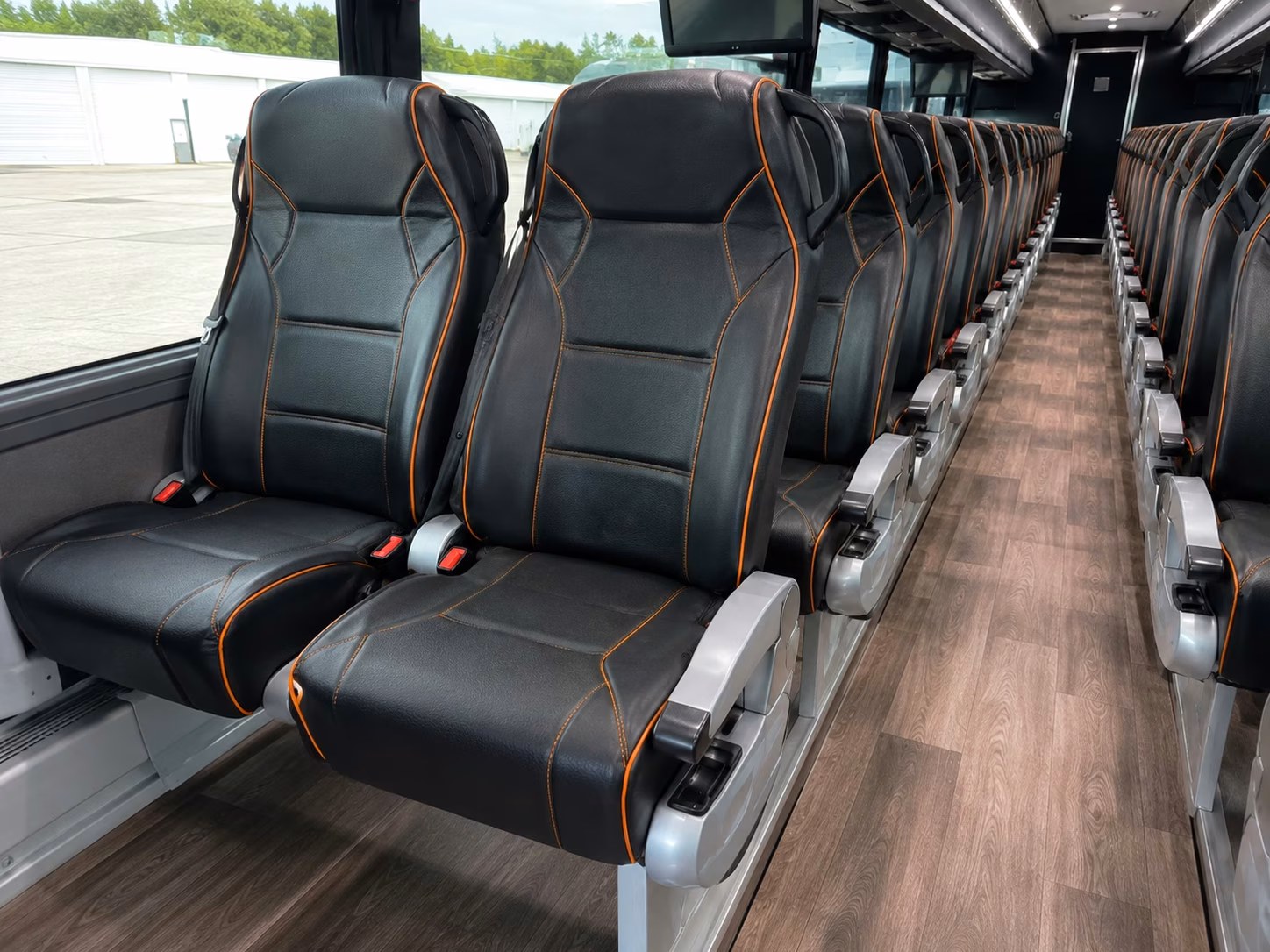 goodyear minibus rentals for smaller prom groups