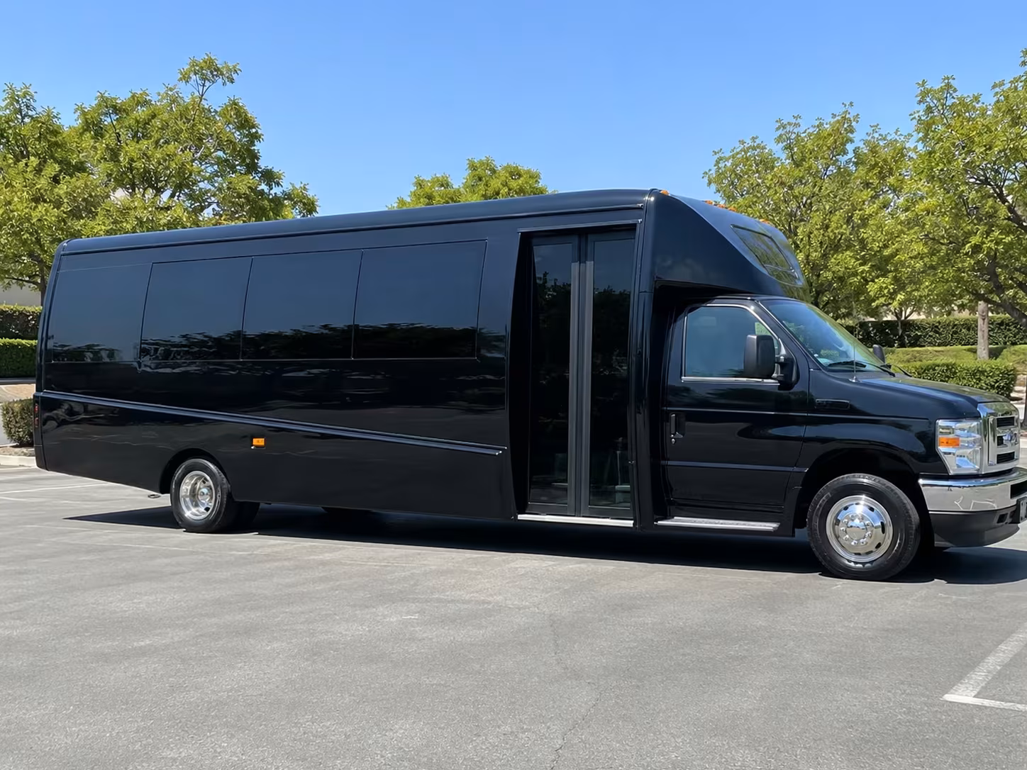 minibus rentals and sprinter vans for goodyear airport groups