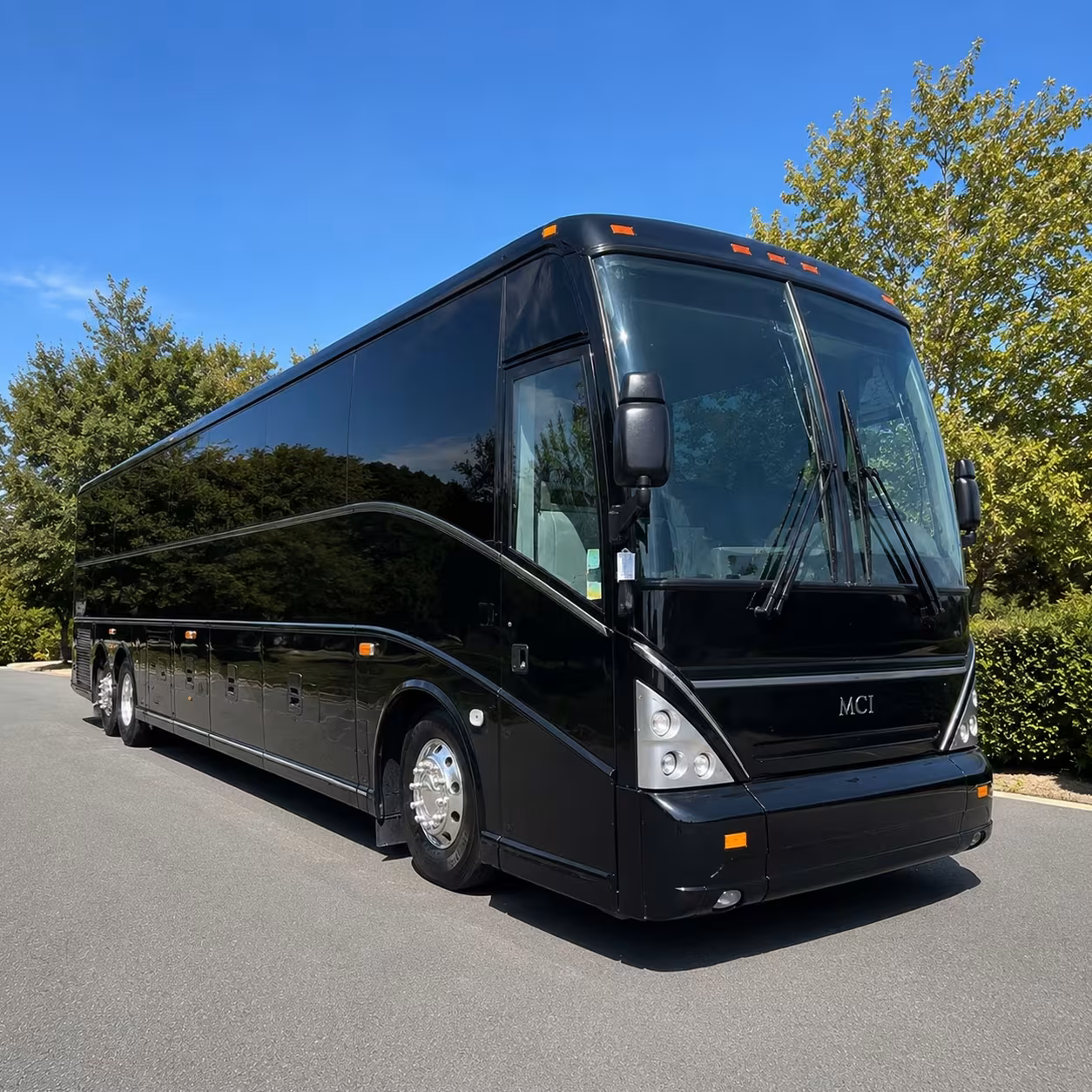 worksite shuttle buses for goodyear construction projects